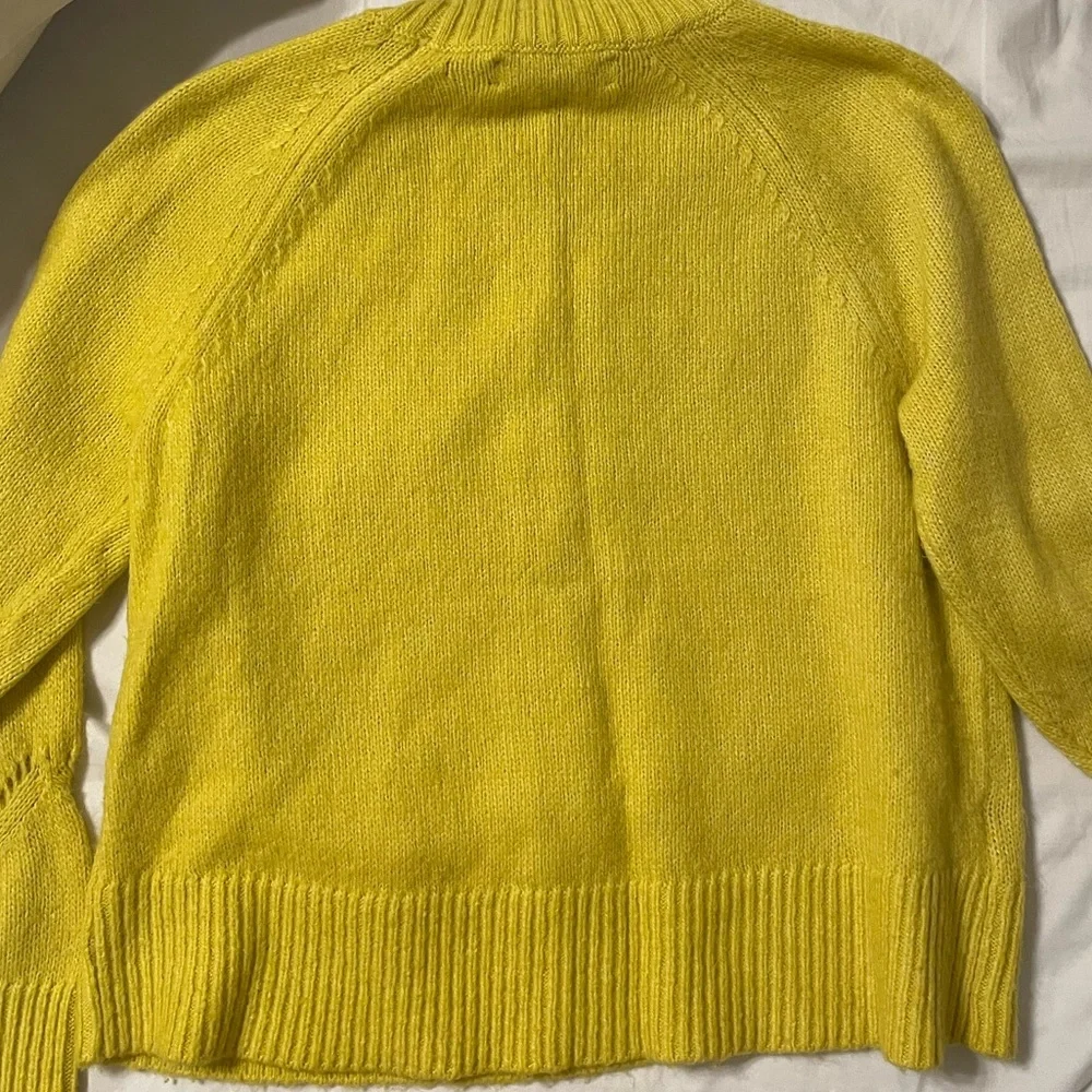 Loft Women’s Yellow Tailored Pull Over Sweater, XS
